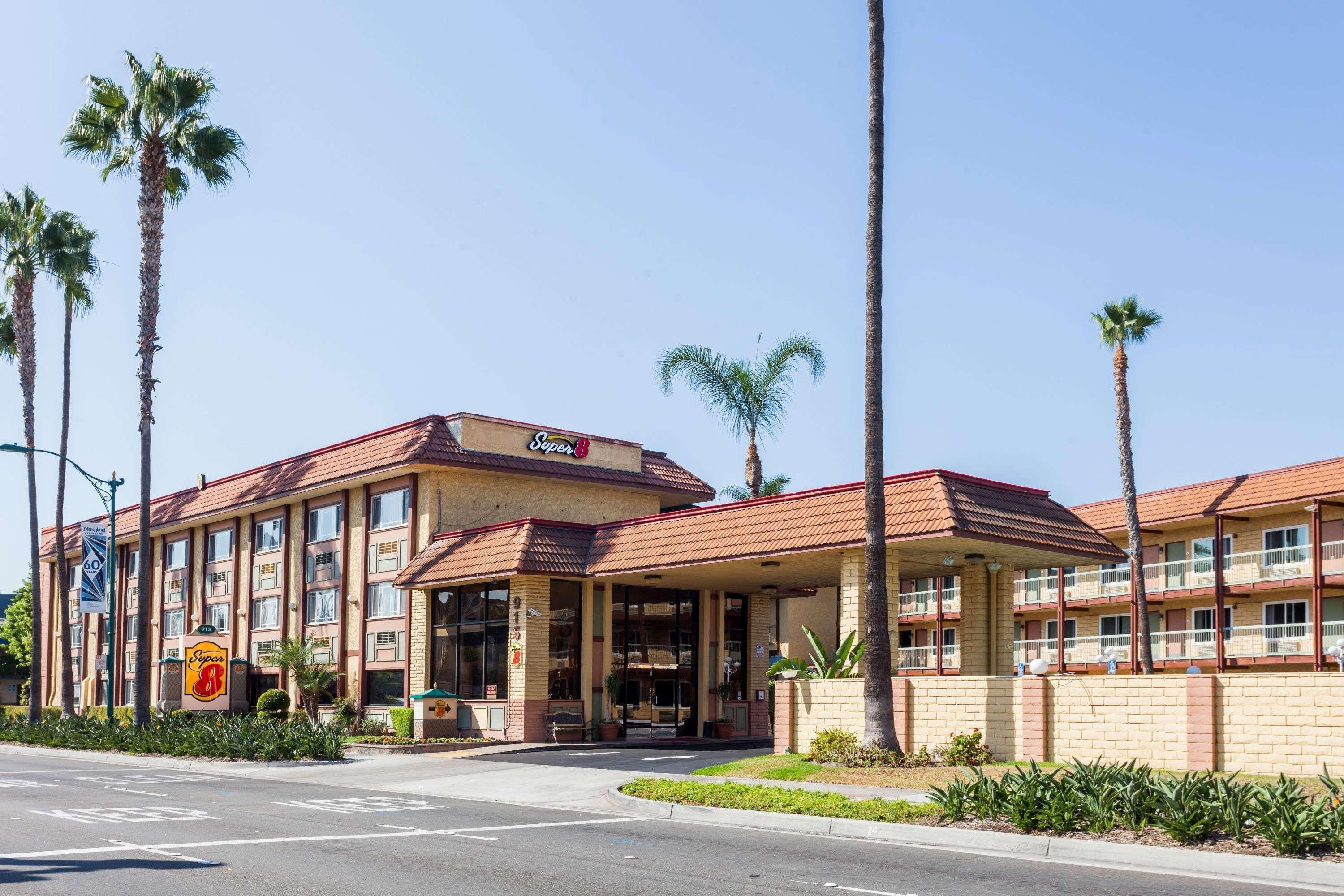 Super 8 By Wyndham Anaheim/Disneyland Drive Hotel Exterior foto