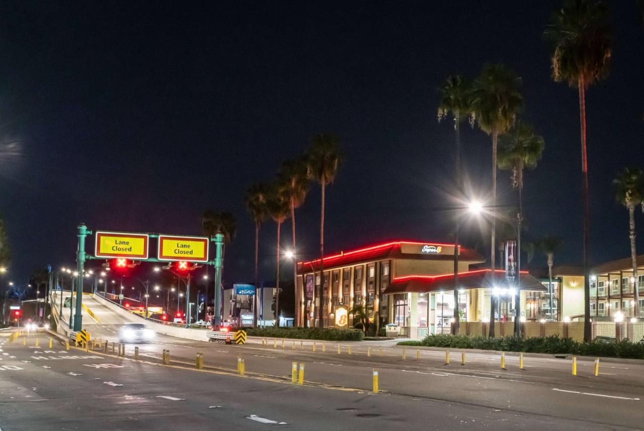 Super 8 By Wyndham Anaheim/Disneyland Drive Hotel Exterior foto