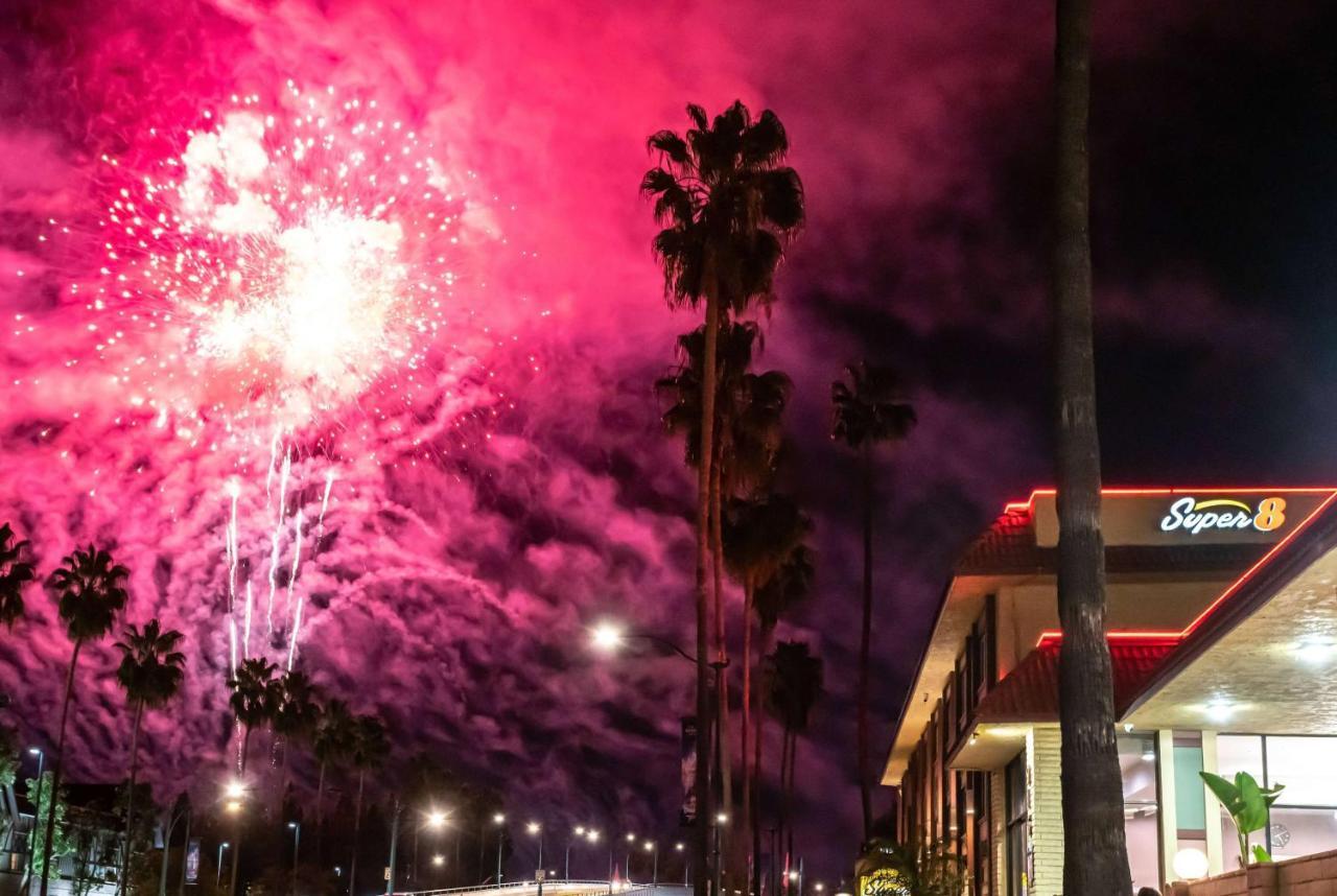 Super 8 By Wyndham Anaheim/Disneyland Drive Hotel Exterior foto